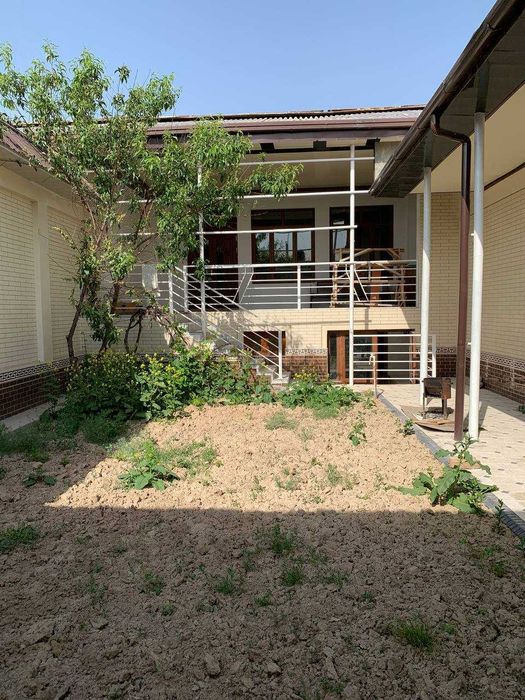 Уй сотилади срочна!!!