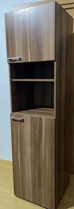 Corp de mobila vertical tip soldat