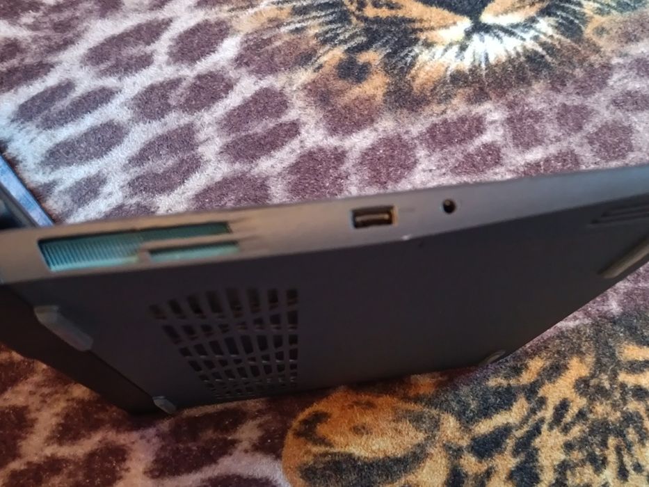 Leptop Gaming Lenova
