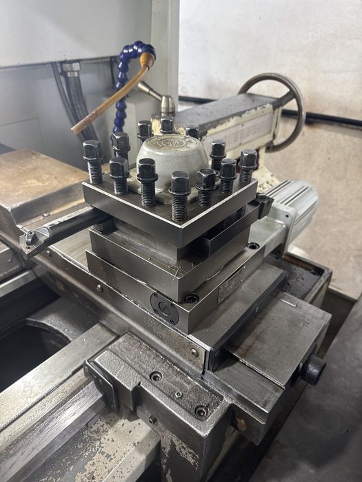 Станок токарный ЧПУ