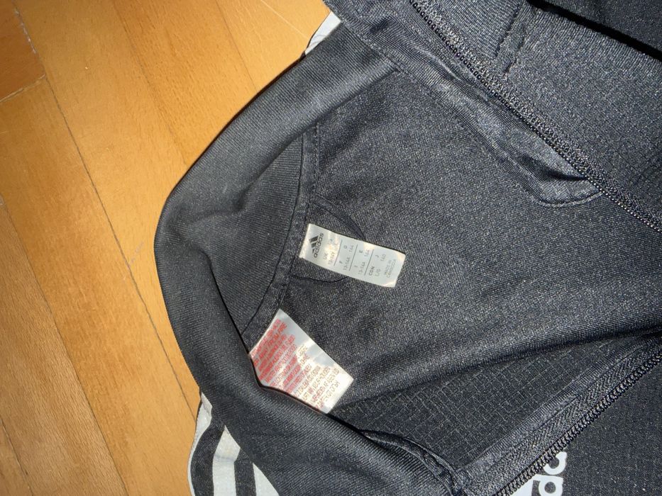 3 лентов свуичър на Adidas