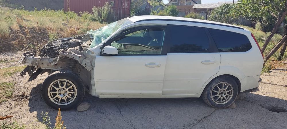 Машину Форт Фокус