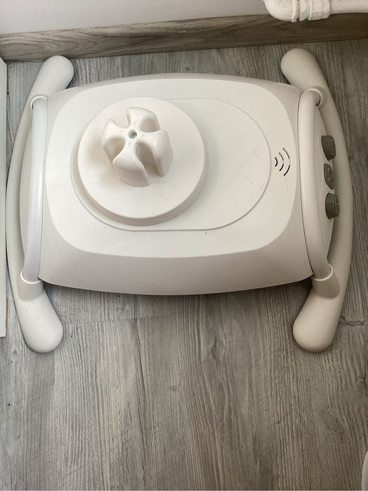Balansoar bebe Joie electric cu vibrații  și jucării + 2 baze originale