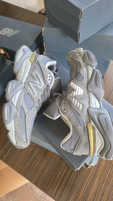 Vând new balance marimea 43