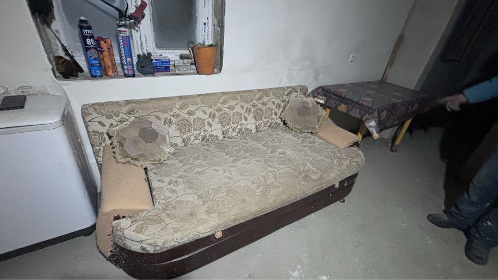 Диван в хорошем состояний