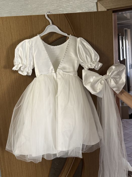 Нарядное платье для девочки 5-6 лет