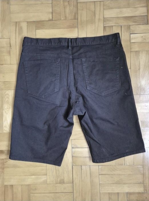 Pantaloni scurți de blugi H&M pentru bărbați, model Slim Fit, W34