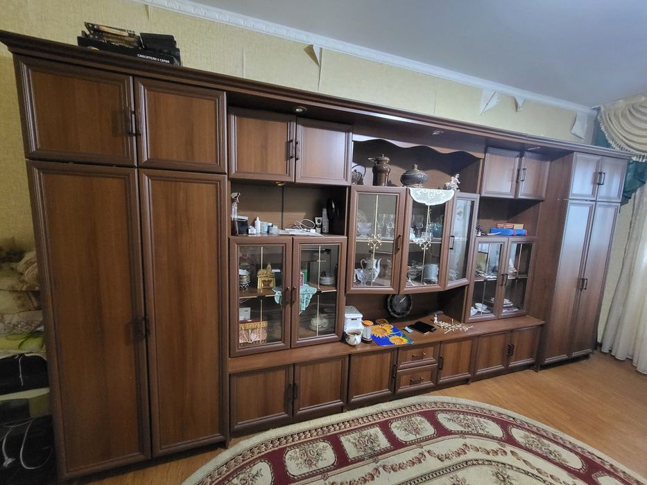 Продаю в гостевую стенку