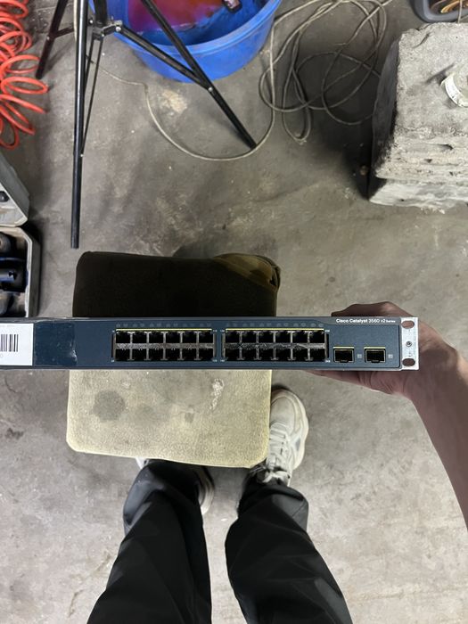 продам сетевой коммутатор Cisco Catalyst.