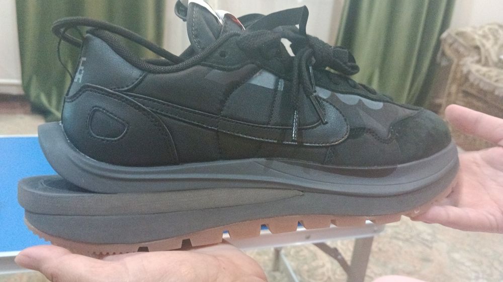 Продам Nike Sacai