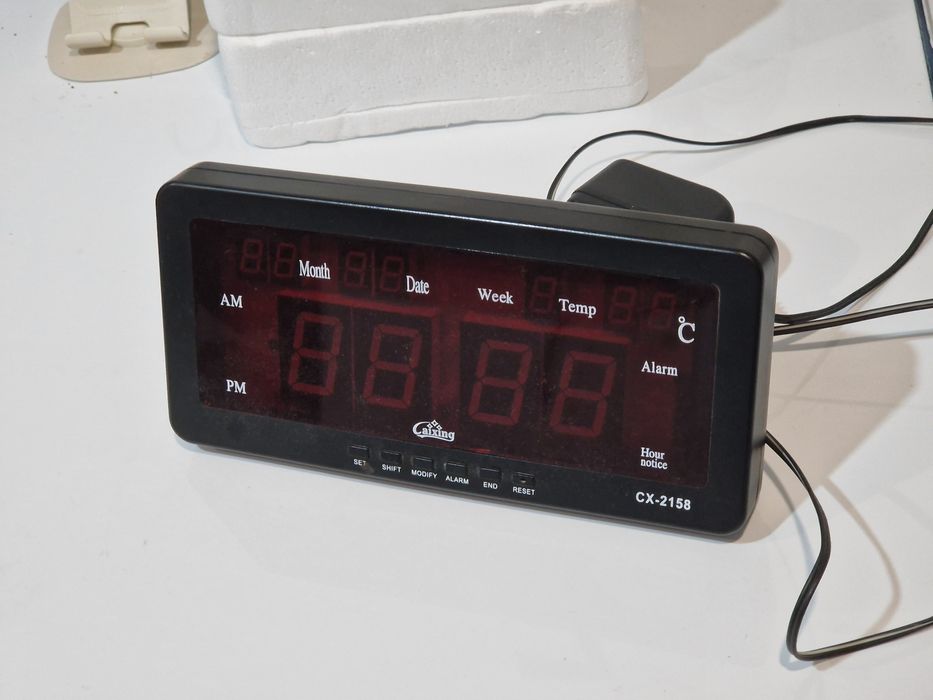 Radio cu ceas digital