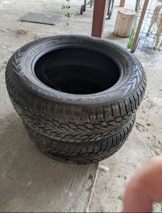 235/60/18 Nokian