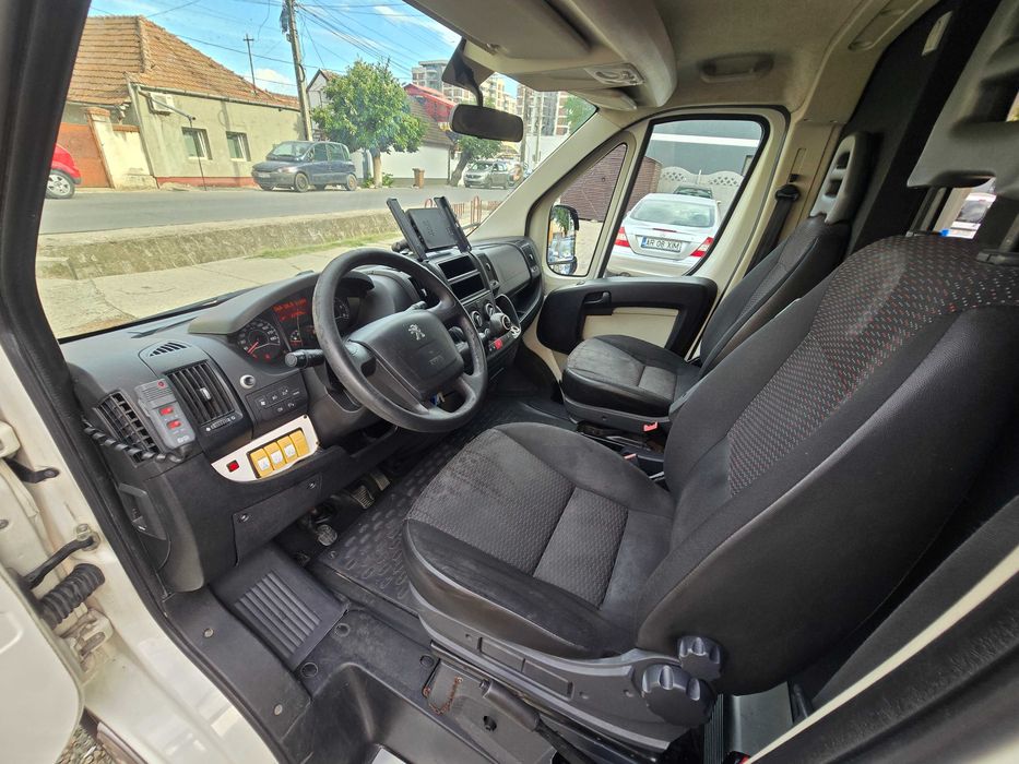 Ambulanța Peugeot Boxer 2,2 Diesel An 2016 / Echipată Complet - import Italia