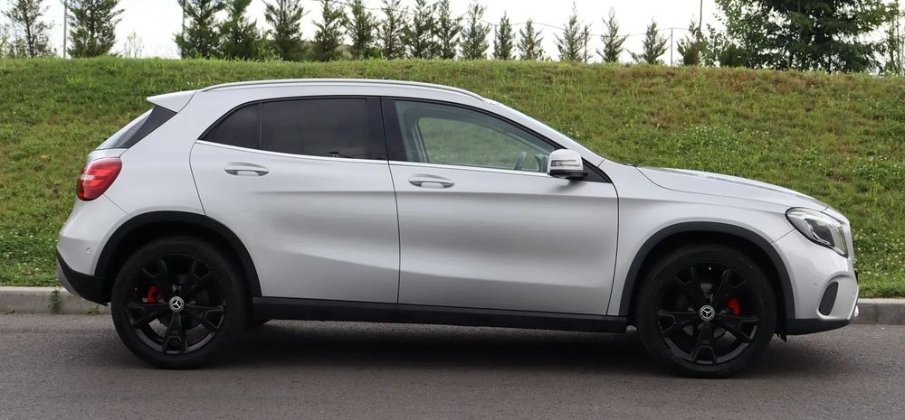 Mercedes-Benz GLA 2018 / Facelift / 4 Matic / 177 CP / Camera / Incalzire/Full LED