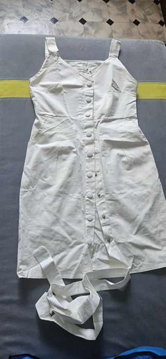 Продам платья и пальто