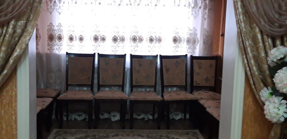 Стол стуллар сотилади