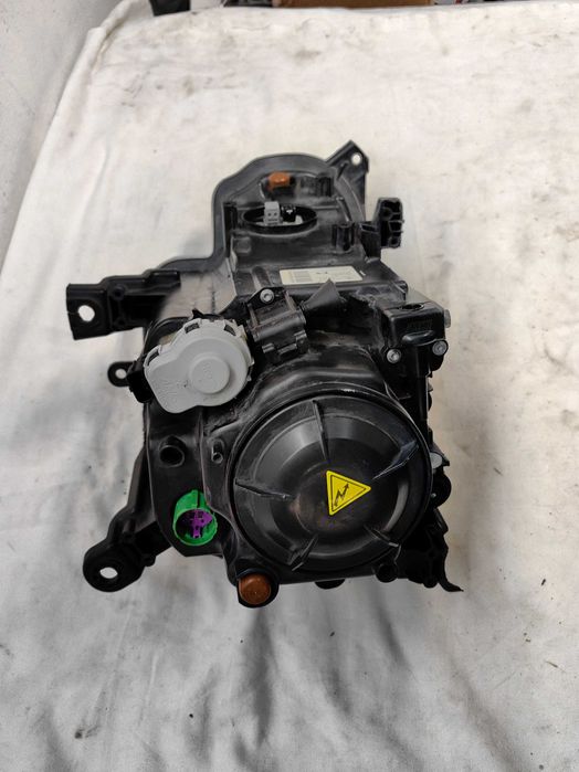 Оригинален фар Jeep  Cherokee Bixenon