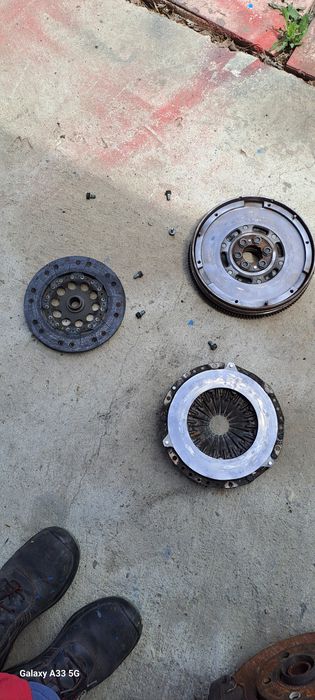 Съединител к-т с демпферен маховик АУДИ A-4/ Audi- 1.9тди 228мм.