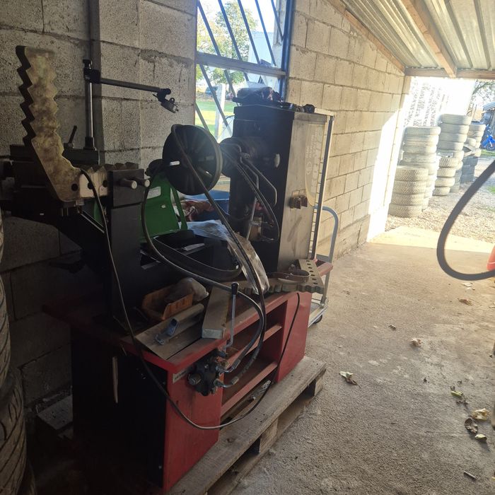 Машина за изправяне на джанти Atek Konig