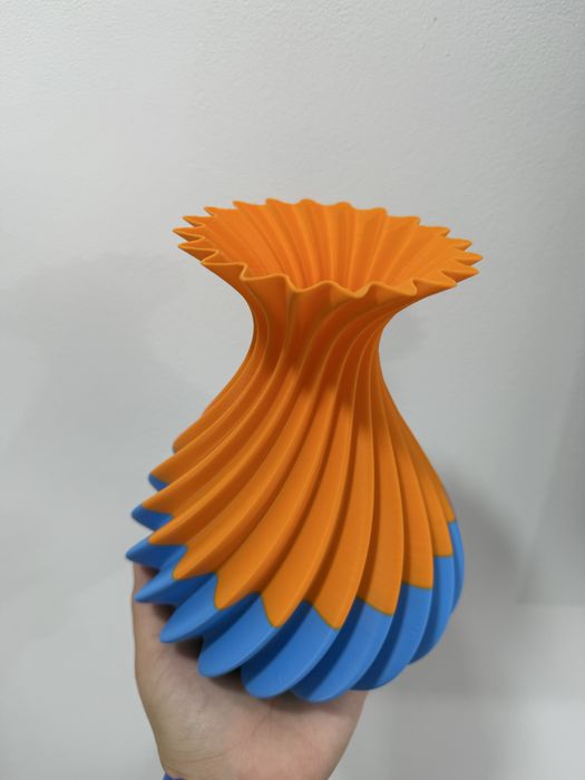 Vaza realizata la imprimanta 3D