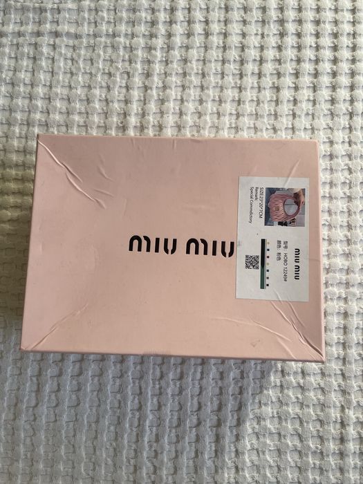 MiuMiu в розовом цвете с коробкой