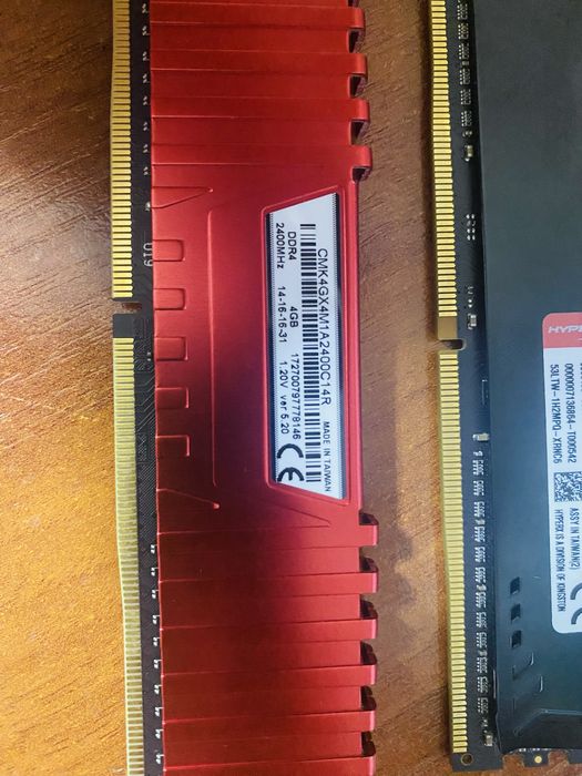 ОЗУ DDR4, две планки по 4Гб,