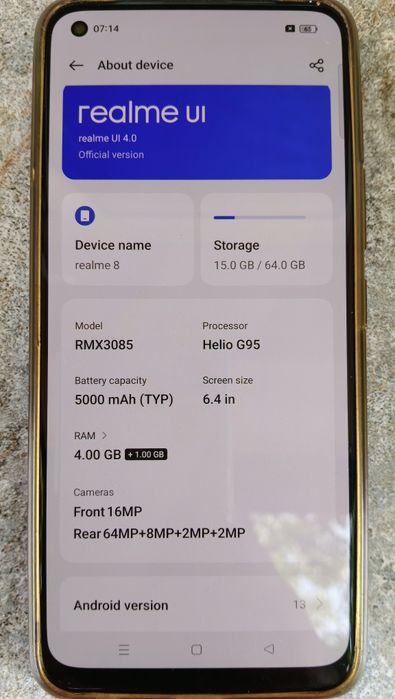 Vand telefon Realme 8