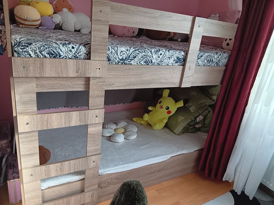 De vânzare pat cu somiera si saltele+dulap