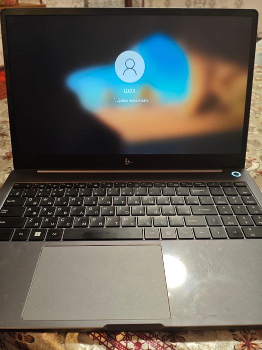 Ноутбук состояни хорошой