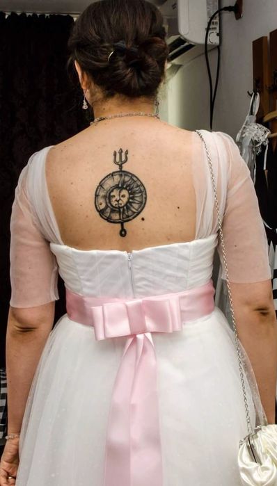 Doua rochii de mireasa