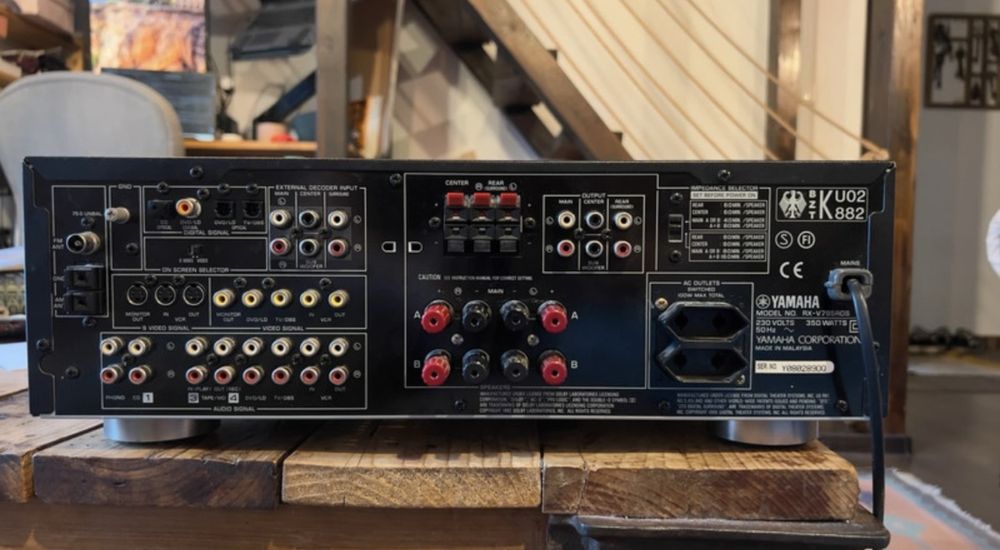 Receiver YAMAHA RX-V795 + boxă centrală și trei sateliți