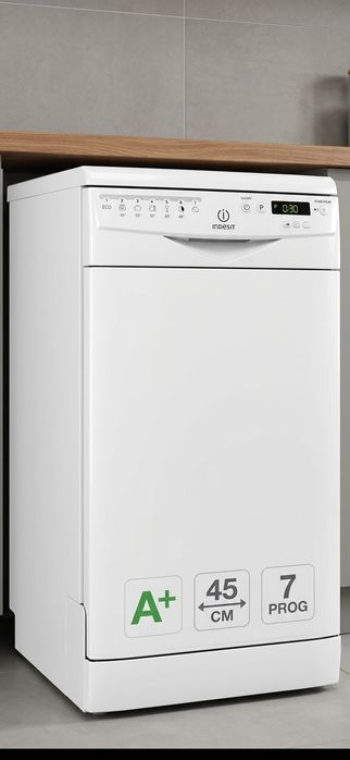 Съдомиялна Indesit (45 см) – Отлично състояние, работи перфектно