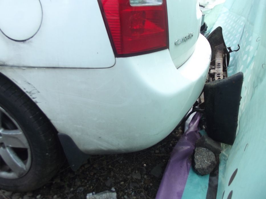 Bara spate kia Carens 2006-2013 dezmembrez Kia Carens 2.0crdi 140cp