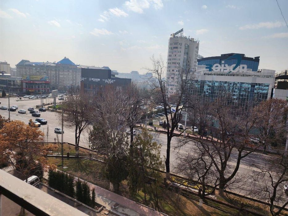 Ойбек Продается 1 комнатная квартира ремонт ЦУМ ул.Афросиаб