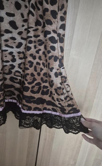 Rochiță de noapte model leopard cu fundiță roz