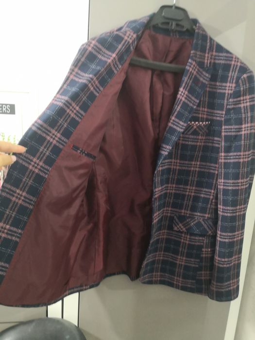 Vând sacou impecabil