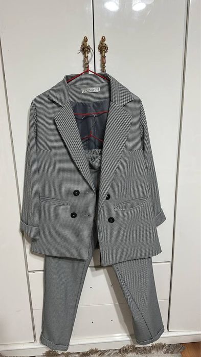 Костюм-двойка для женщин