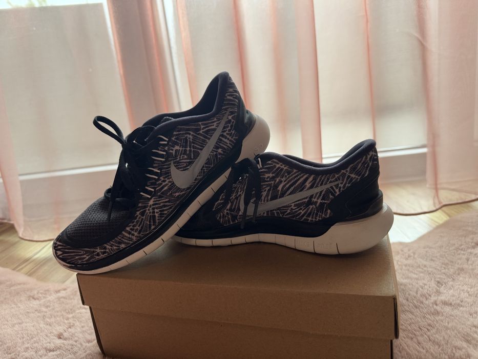 Маратонки  “Nike”.