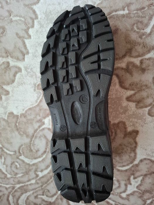 продавам работни обувки LEGASEA номер 46 с метални бомбета