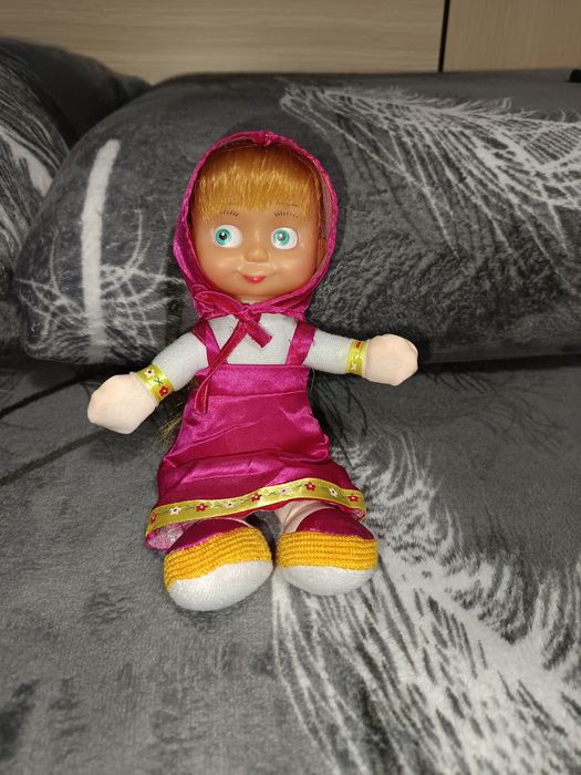 Păpușa Masha fetite