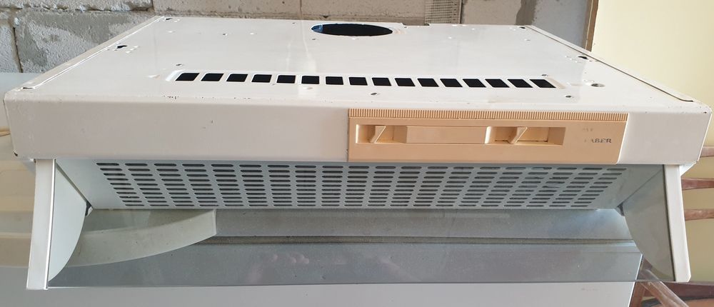 Продавам аспиратор за кухня марка Faber размери 60/ 48/ 15см