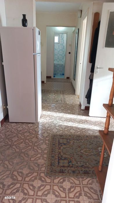 Apartament 4 camere, balcon, Ploiești