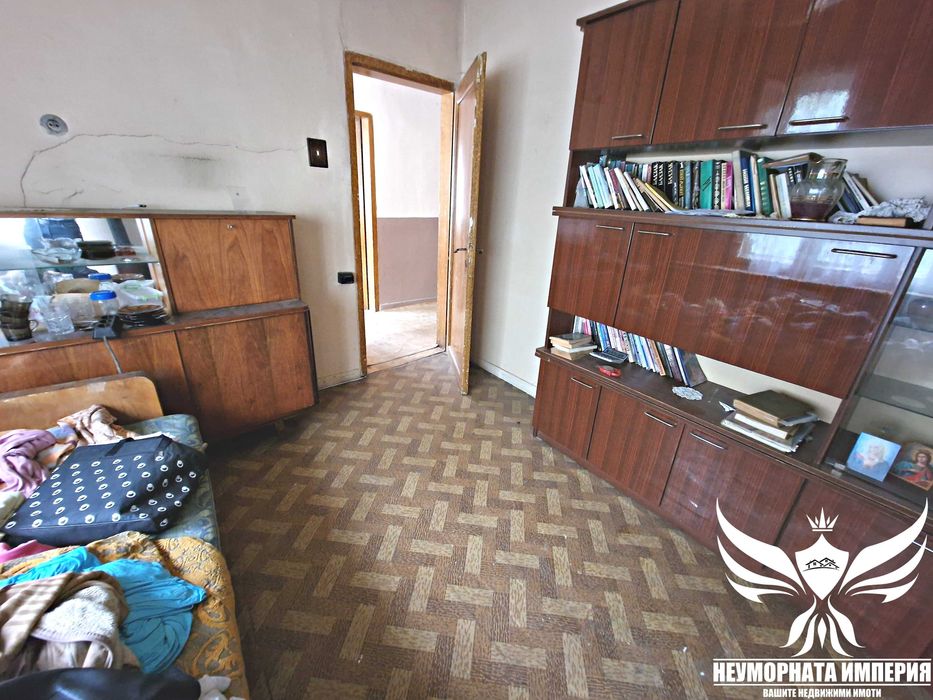 Продавам двуетажна къща с ресторант 329РЗП в с.Бачково, общ.Асеновград