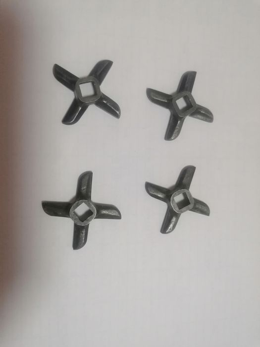 Нож на мясорубку оригинал.