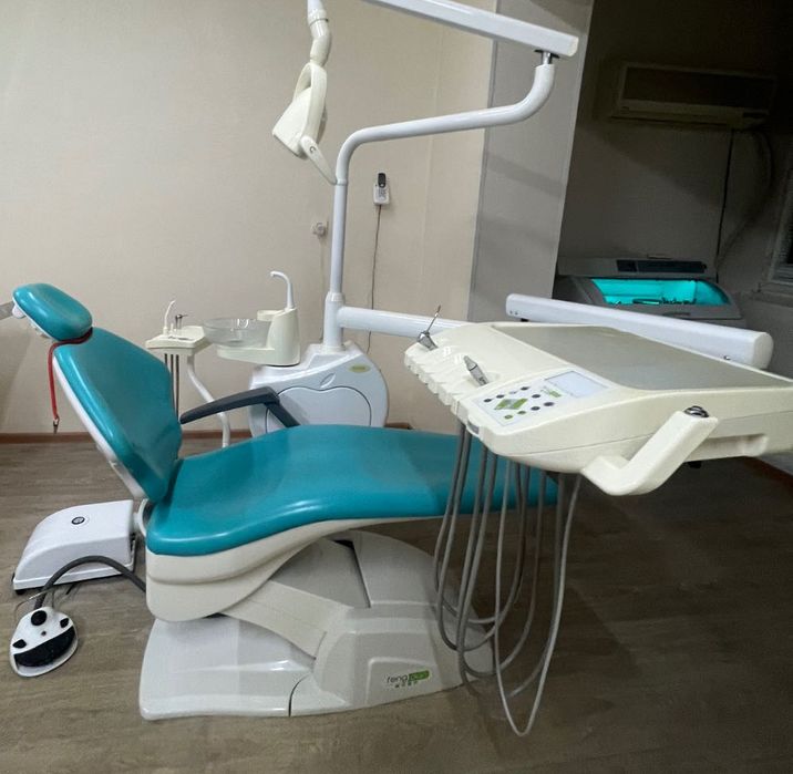 Стоматологическое кресло