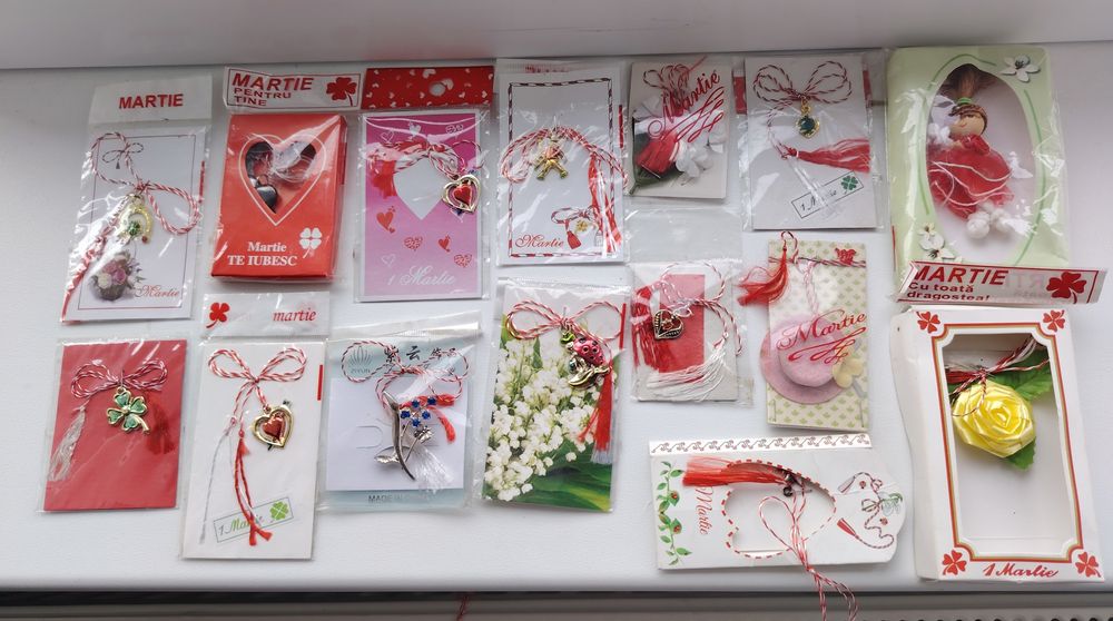 15 buc mărțișoare