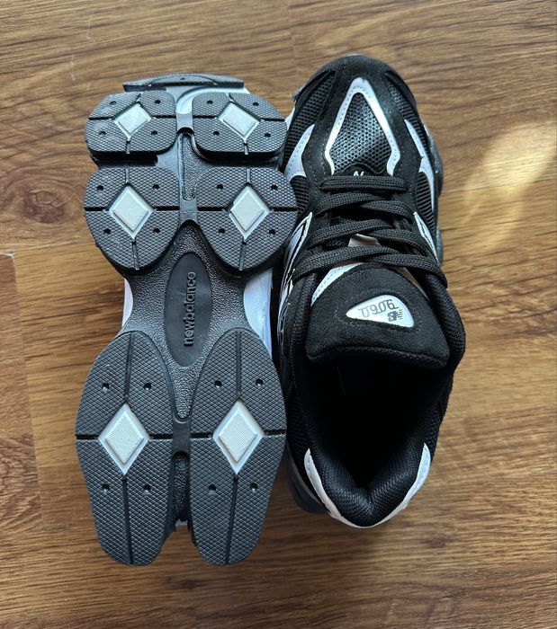 Мъжки маратонки New Balance 9060 черни с бяло