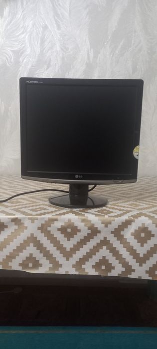 Монитор компьютерный