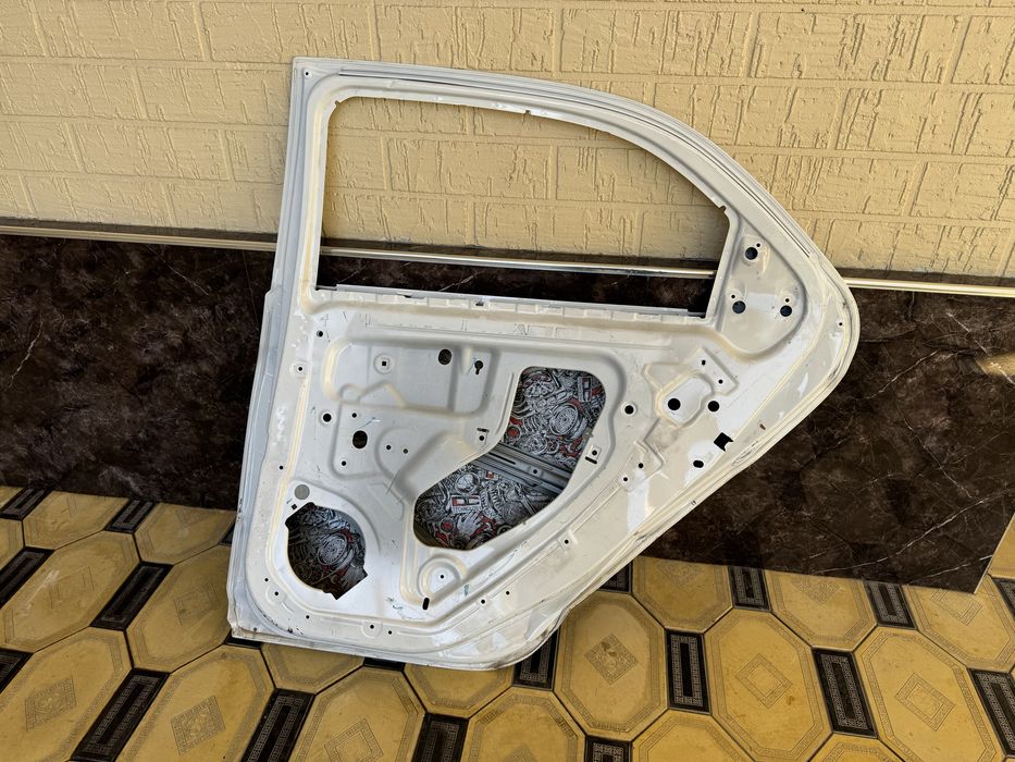 Задний правый дверь кобальт