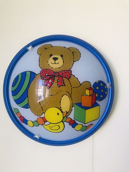 Стенна лампа за детска стая с мече